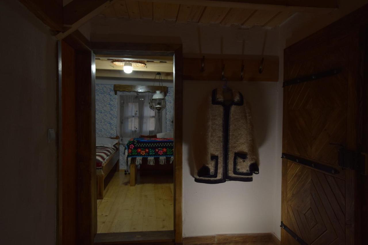 Villa Casutele Bunicii Ocna Şugatag Esterno foto