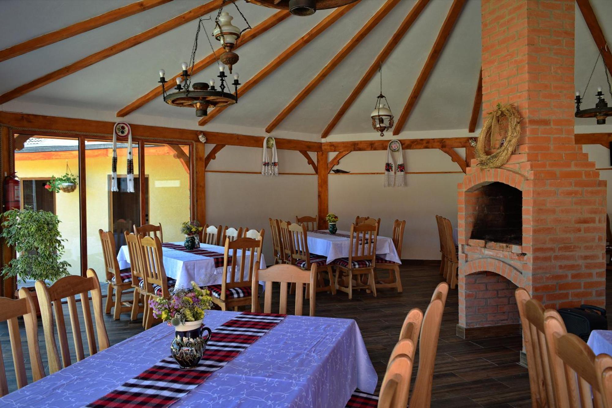 Villa Casutele Bunicii Ocna Şugatag Esterno foto